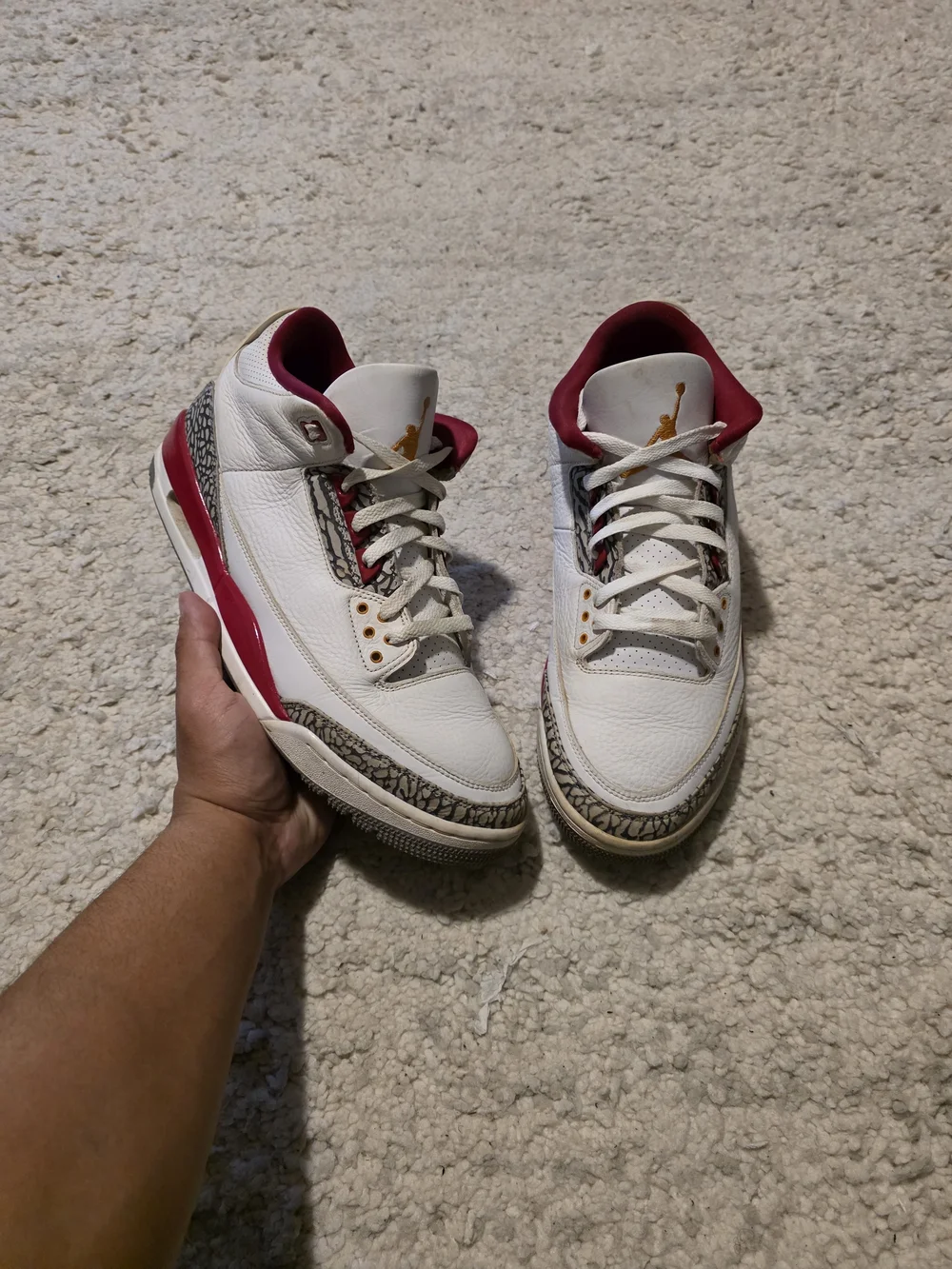 Jordan Men's White and Red Retro Basketball Sneakers